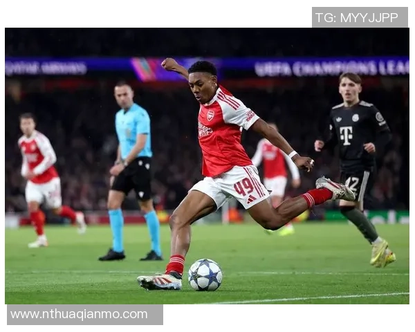 国王杯激战：拜仁狂胜阿森纳6-2全场沸腾瞬间回顾