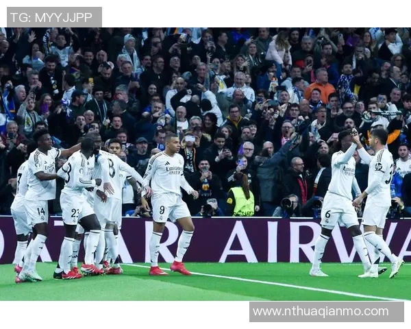 足总杯决赛:皇马狂胜曼联五球大捷引发热议与反思